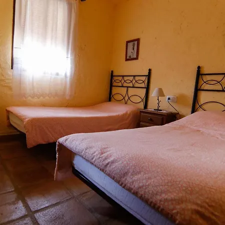 Casas Rurales El Viejo Castaño 1 * Pujerra