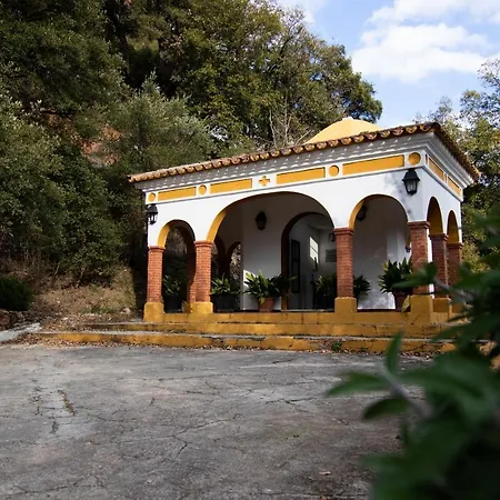 Casas Rurales El Viejo Castaño 1 *
